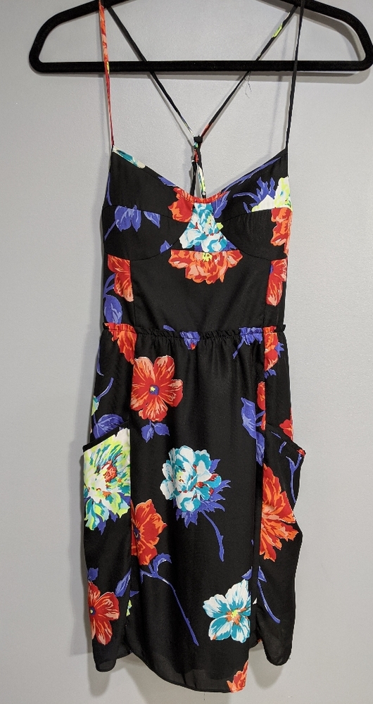 American Eagle floral silky pocket dress